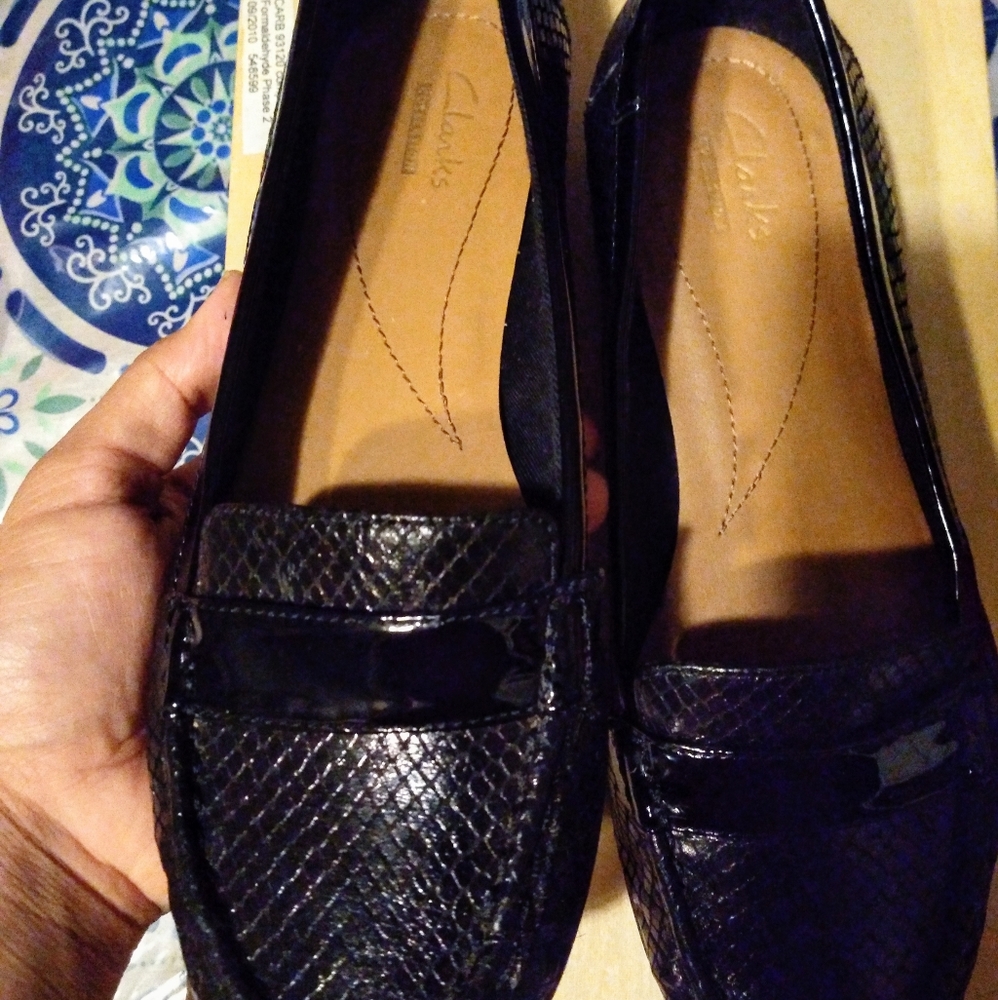 Clarks women's black loafers size 6.5